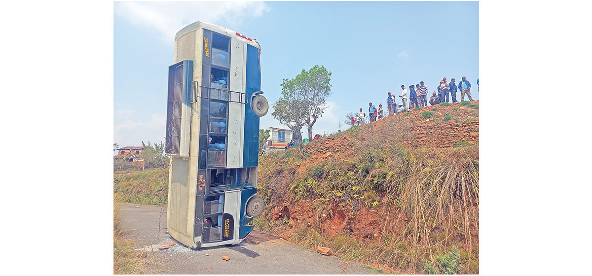 २४ घण्टामा, ६५ दुर्घटना, ७ को मृत्यु