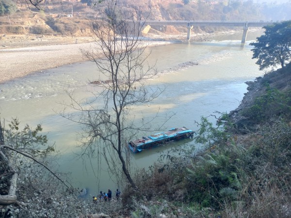 त्रिशूली बस दुर्घटना अपडेट: मृतक ७ मध्ये तीन जनाको सनाखत